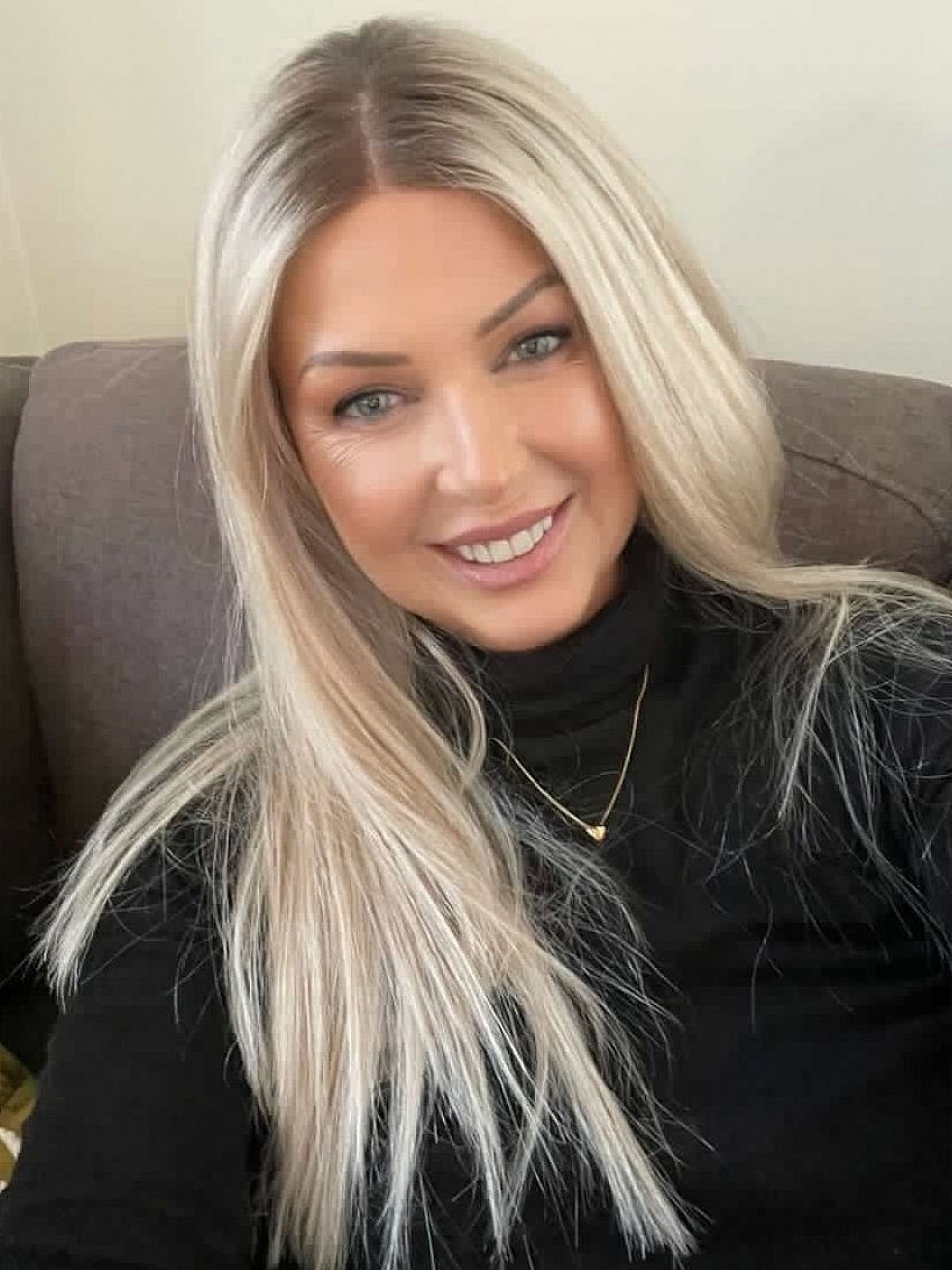 Luxury Light Ash Blonde Long Straight 100% Human Hair Invisible Lace Wig