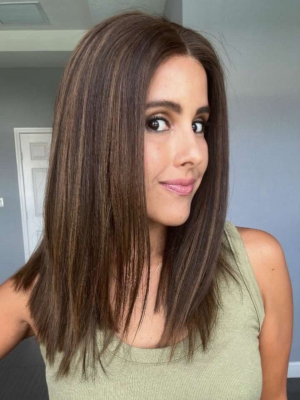 Cute Medium Brown Short Bob Invisible Lace Premium Human Hair Wig - Image 3